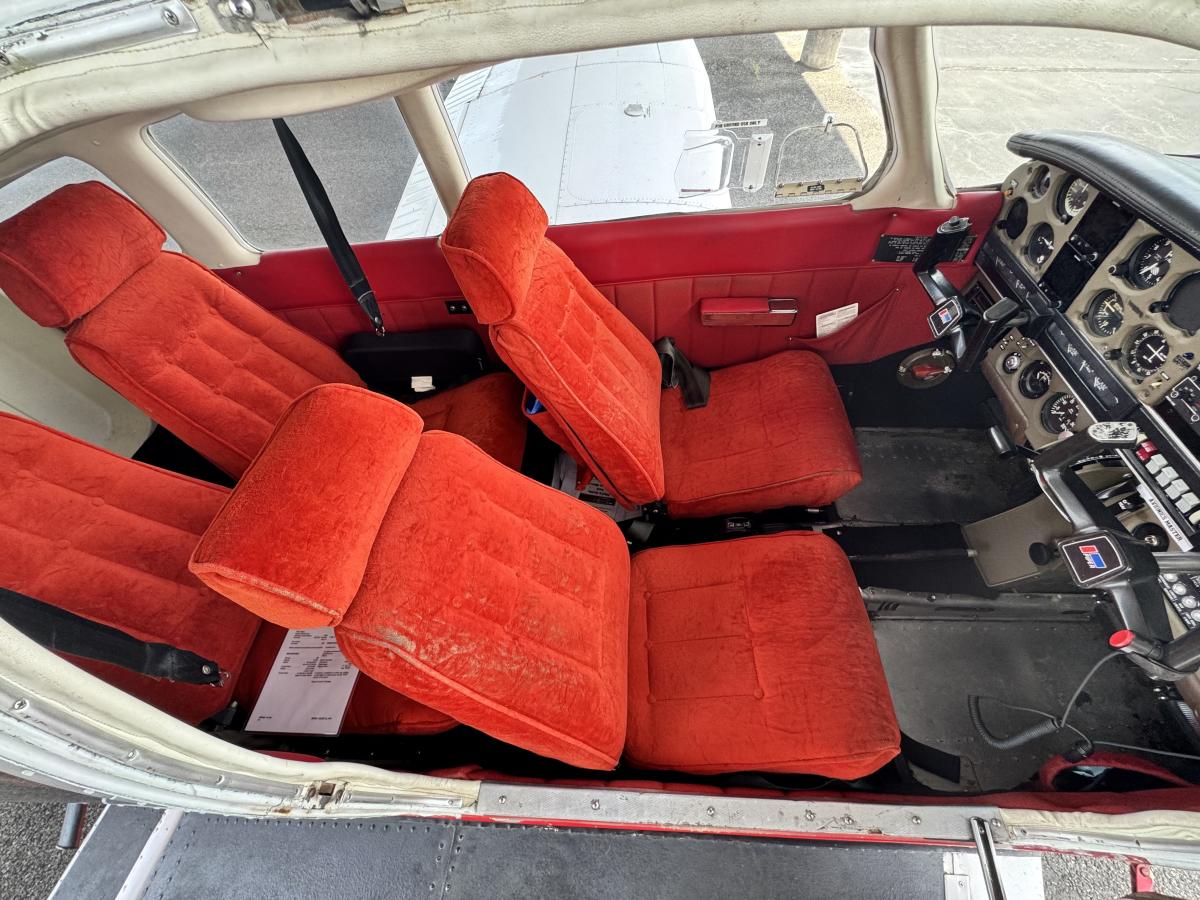 1982 Piper Archer II PA-28-181 Photo 3