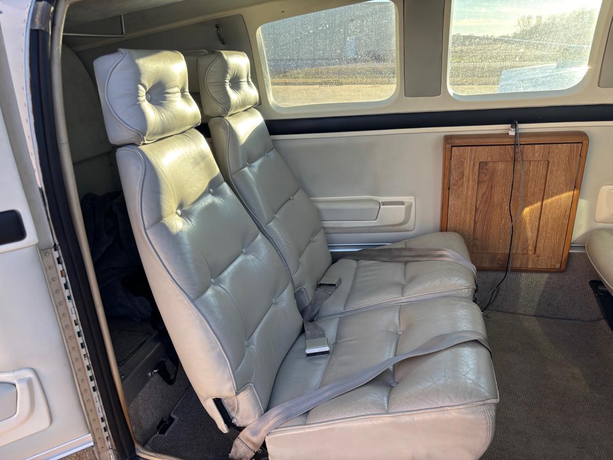 1997 Beechcraft Baron 58 Photo 2