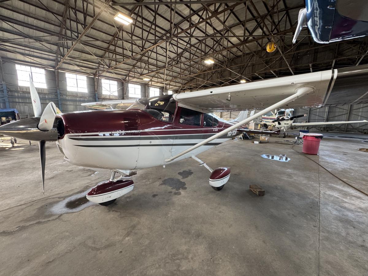 1961 Cessna 182D Skylane Photo 2