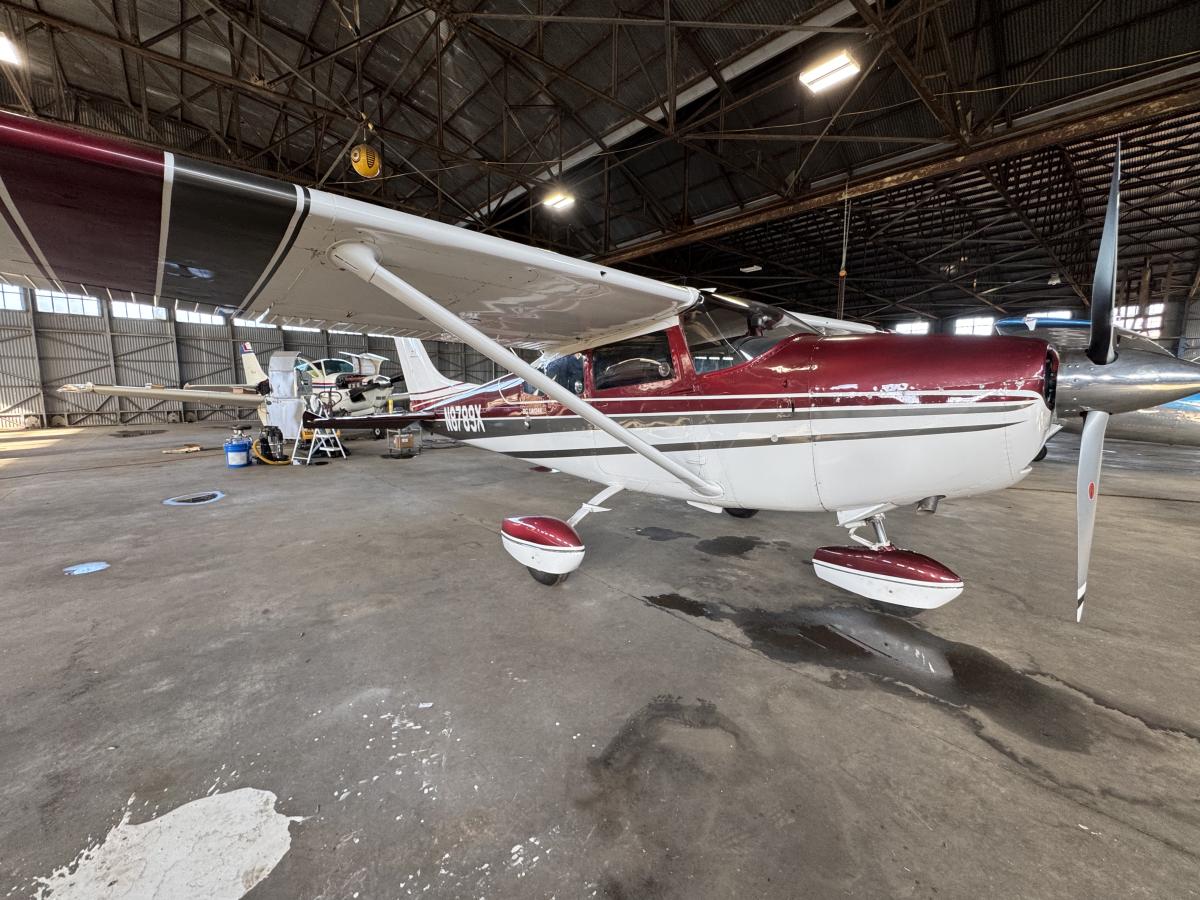 1961 Cessna 182D Skylane Photo 2