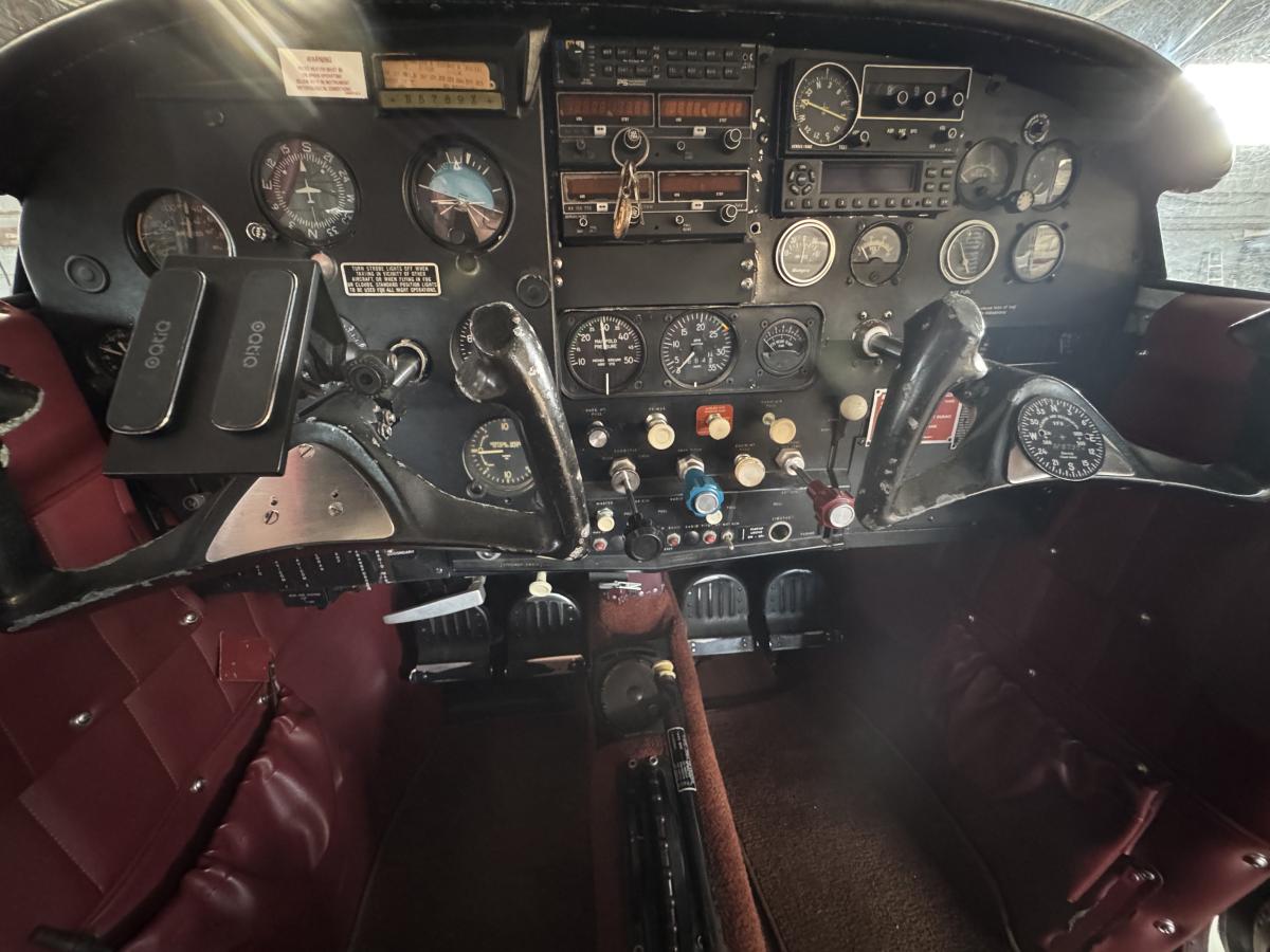 1961 Cessna 182D Skylane Photo 4