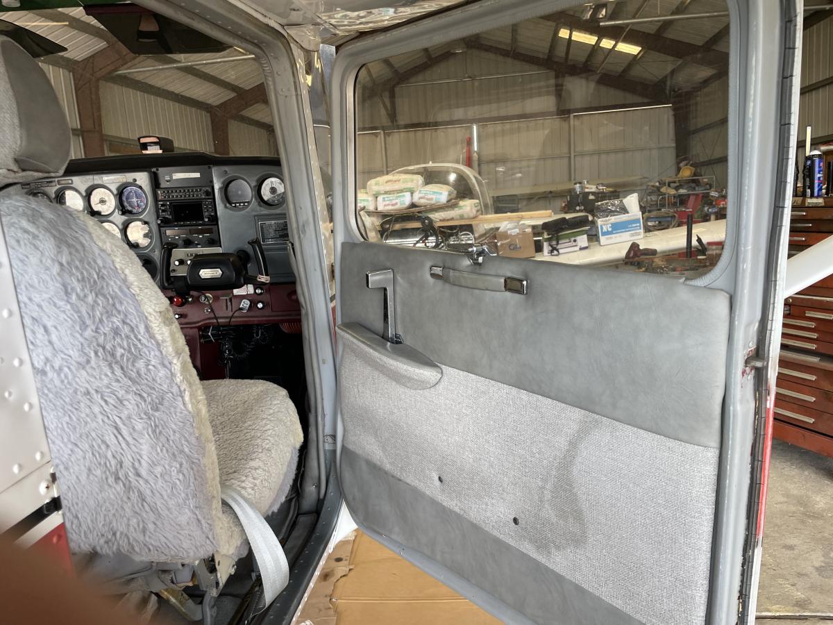 1977 Cessna 172N Skywhawk Photo 3