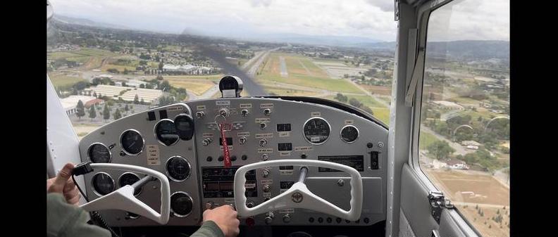 1962 CESSNA 150B TAILWHEEL Photo 6