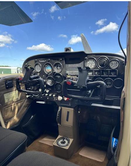 1966 CESSNA 172G Photo 4