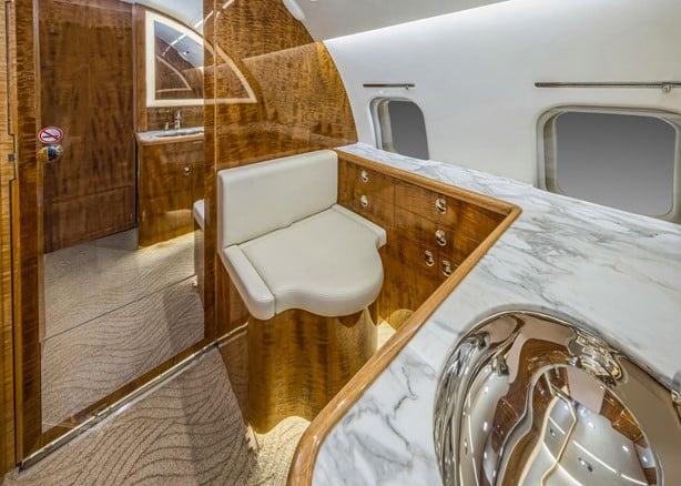 2000 BOMBARDIER GLOBAL EXPRESS Photo 2