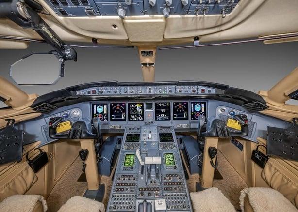 2000 BOMBARDIER GLOBAL EXPRESS Photo 4
