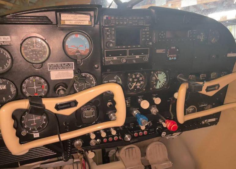 1961 Cessna 185 Photo 3