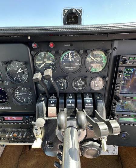 1964 BEECH B55 BARON Photo 6