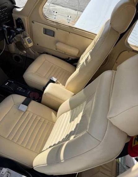 1977 COMMANDER 112A Photo 3