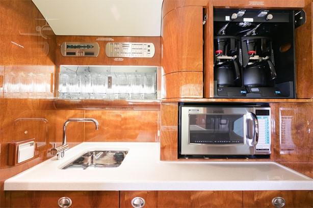 2008 GULFSTREAM G550 Photo 3