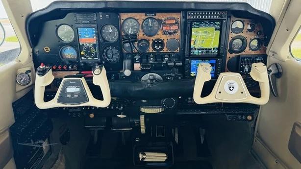 1982 BEECHCRAFT 58 BARON Photo 5