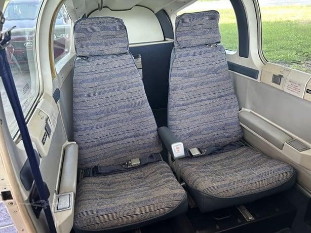 1988 BEECHCRAFT F33A BONANZA Photo 5