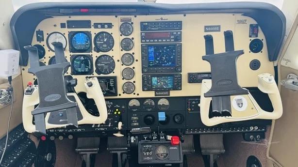 2005 BEECHCRAFT A36 BONANZA Photo 3