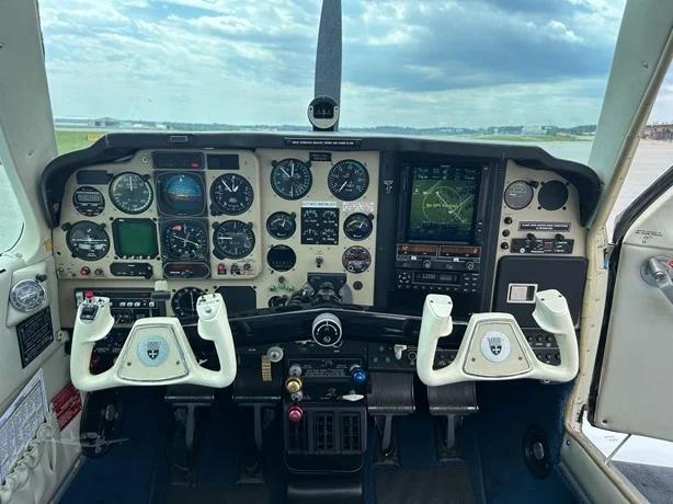 1991 BEECHCRAFT F33A BONANZA Photo 3