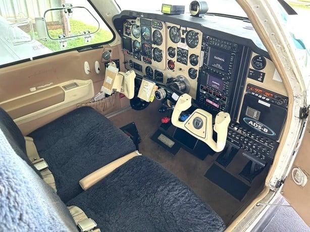 1991 BEECHCRAFT F33A BONANZA Photo 3
