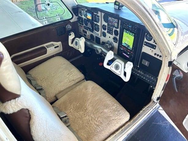 1990 BEECHCRAFT F33A BONANZA Photo 3