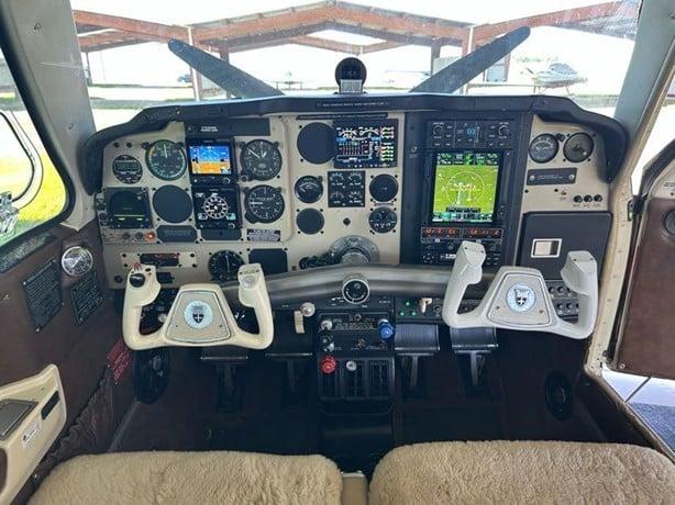 1990 BEECHCRAFT F33A BONANZA Photo 4