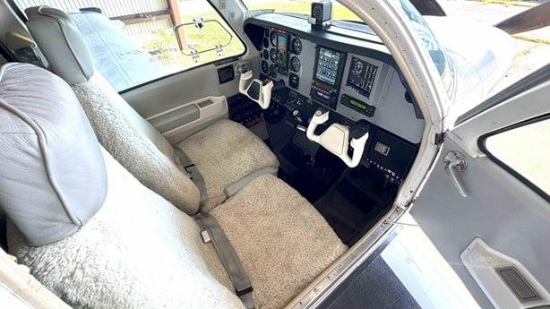 1999 BEECHCRAFT A36 BONANZA Photo 3
