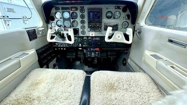 1992 BEECHCRAFT A36 BONANZA Photo 3