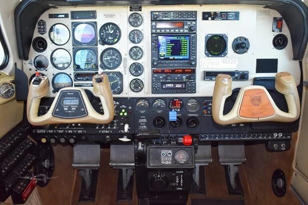 1999 BEECHCRAFT A36 BONANZA Photo 4