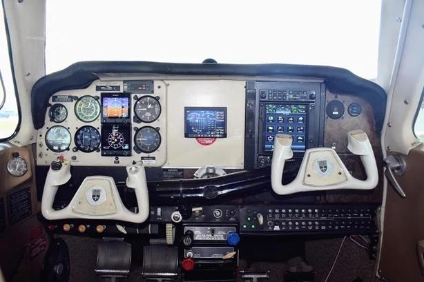 1976 BEECHCRAFT F33A BONANZA Photo 3