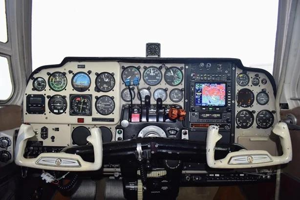 1965 BEECHCRAFT B55 BARON Photo 3