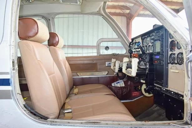 1965 BEECHCRAFT B55 BARON Photo 4