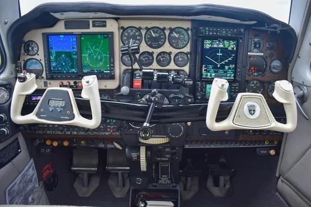 1980 BEECHCRAFT B55 BARON Photo 4