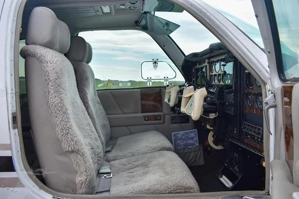 1980 BEECHCRAFT B55 BARON Photo 5