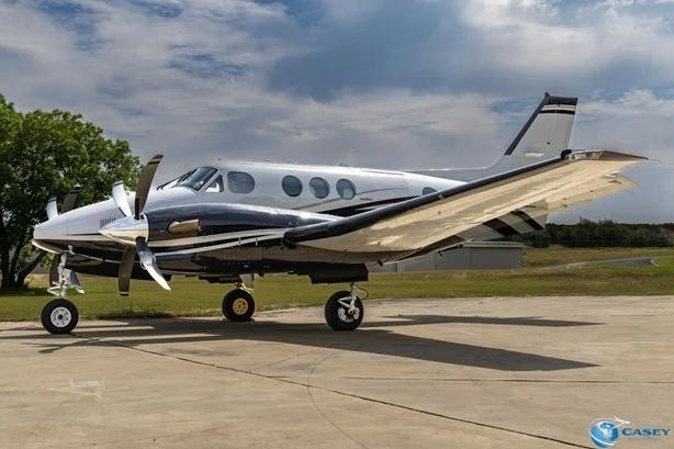 1989 BEECHCRAFT KING AIR C90A Photo 3
