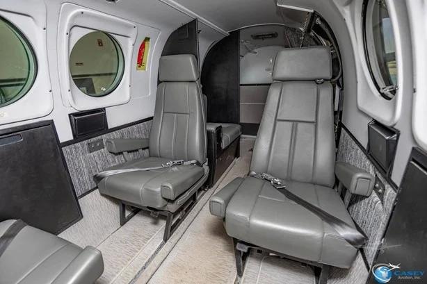 1989 BEECHCRAFT KING AIR C90A Photo 3