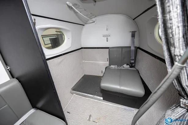 1989 BEECHCRAFT KING AIR C90A Photo 6