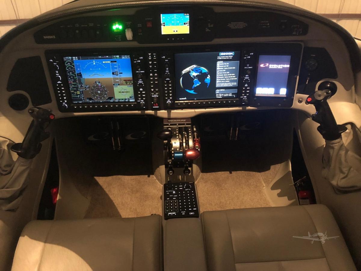 2015 LANCAIR EVOLUTION Photo 6