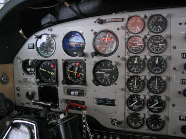 1975 BEECHCRAFT KING AIR C90 Photo 4