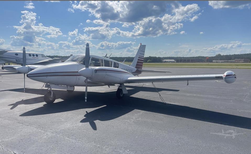 1966 PIPER TWIN COMANCHE Photo 2