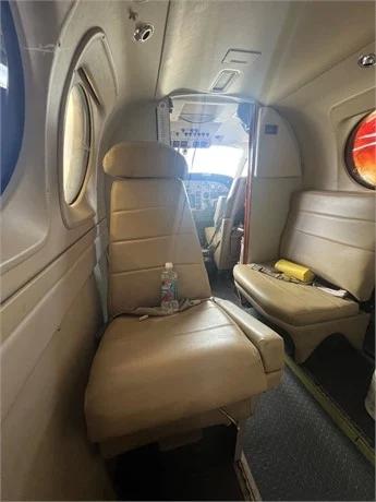 1998 BEECHCRAFT KING AIR C90B Photo 3