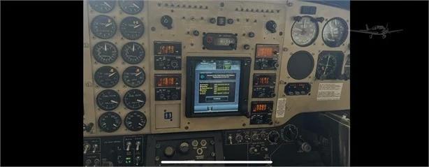 1998 BEECHCRAFT KING AIR C90B Photo 4
