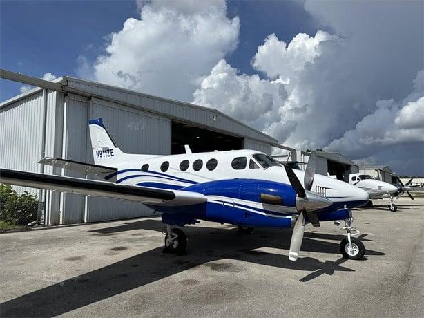 1994 BEECHCRAFT KING AIR C90B Photo 3