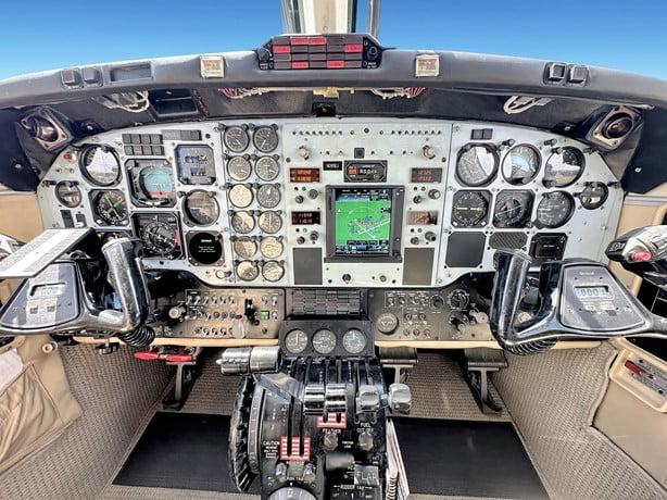 1981 BEECHCRAFT KING AIR B200 Photo 6