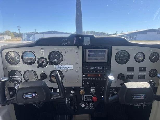 1975 CESSNA 150 Photo 4