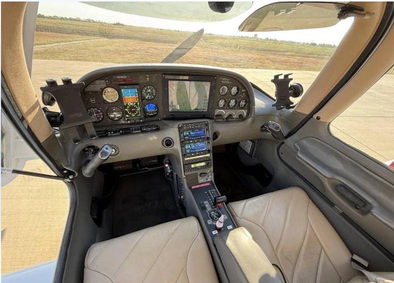 2003 CIRRUS SR20 Photo 2