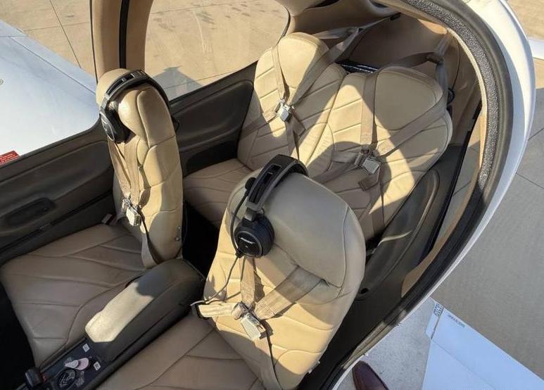 2003 CIRRUS SR20 Photo 3