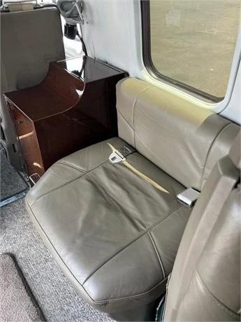 1977 COMMANDER 690B Photo 5