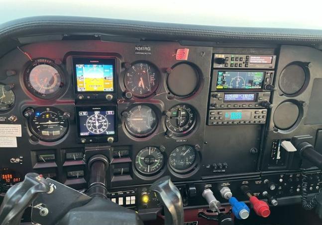 1977 CESSNA 177RG Photo 3