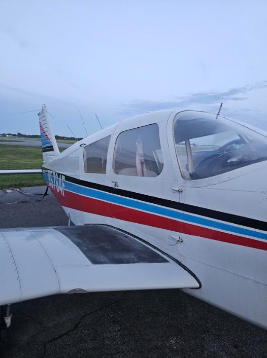 Piper Cherokee PA-28-140 Photo 6