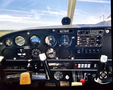Piper Cherokee PA-28-140 Photo 5