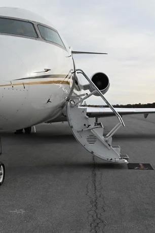 2003 BOMBARDIER CHALLENGER 850 Photo 4