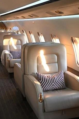 2003 BOMBARDIER CHALLENGER 850 Photo 2