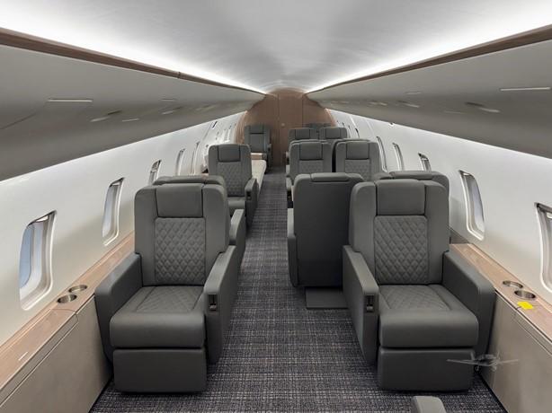 2001 BOMBARDIER CHALLENGER 850 Photo 6