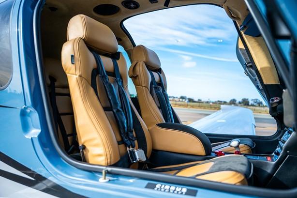 2021 CIRRUS SR22-G6 Photo 4